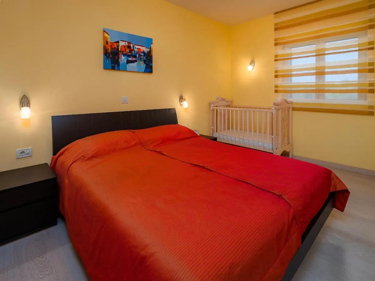 Apartmani Kraj Moscenicka Draga 0*,  Croatia