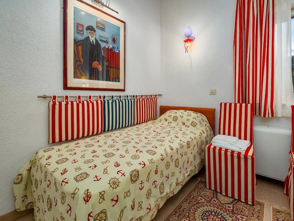 Apartmani Kraj Moscenicka Draga Guest house